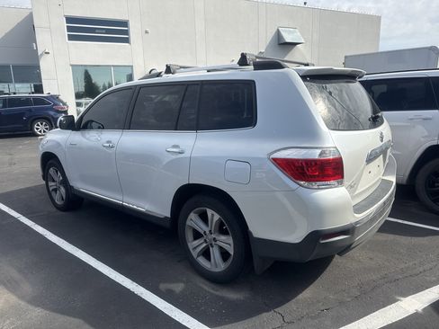 Used 2013 Toyota Highlander Limited image 3