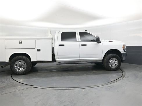 Used 2024 RAM 3500 Tradesman w/ Chrome Appearance Group image 2