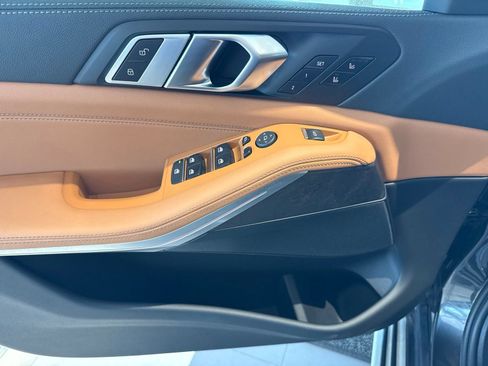 Used 2023 BMW X5 xDrive40i w/ Luxury Seating Package AWD/4WD image 15
