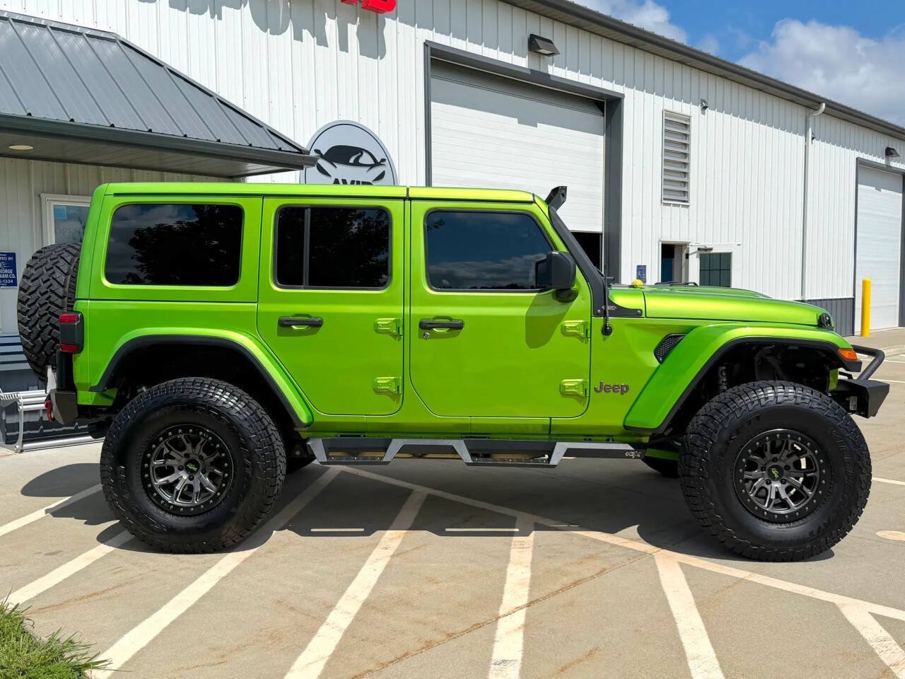 Used 2018 Jeep Wrangler Unlimited Rubicon AWD/4WD image 3