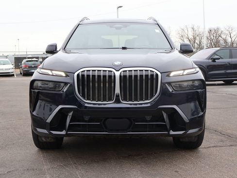 Used 2023 BMW X7 xDrive40i w/ M Sport Package AWD/4WD image 2