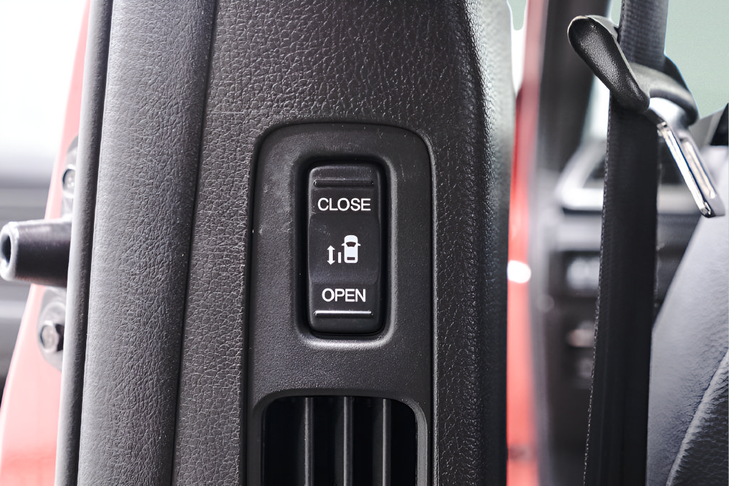 Used 2023 Honda Odyssey Sport image 31