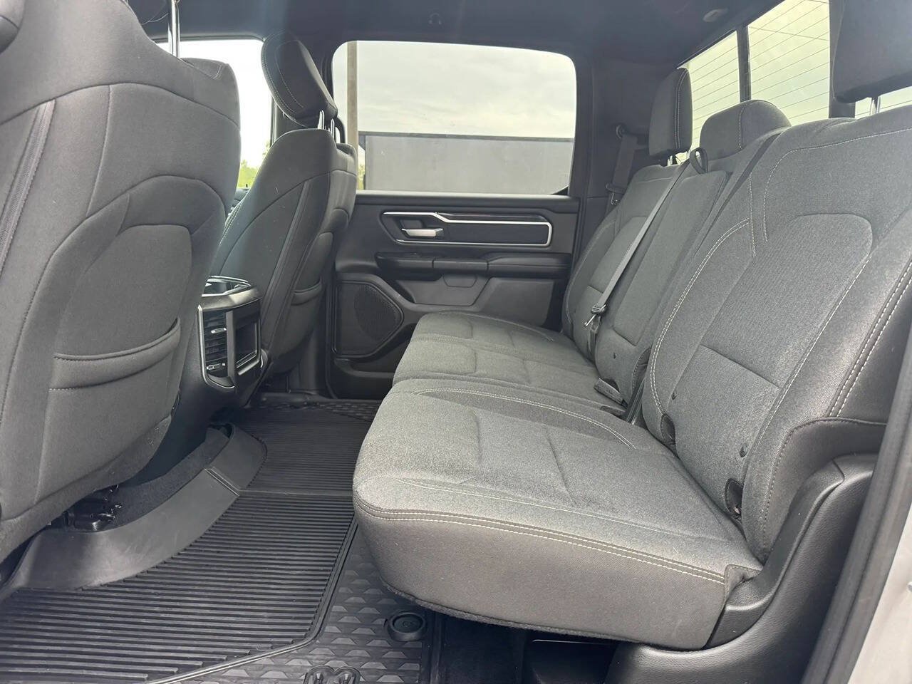 Used 2019 RAM 1500 4x4 Crew Cab image 12