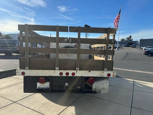 Used 2017 Ford F550 4x4 Regular Cab Super Duty image 4