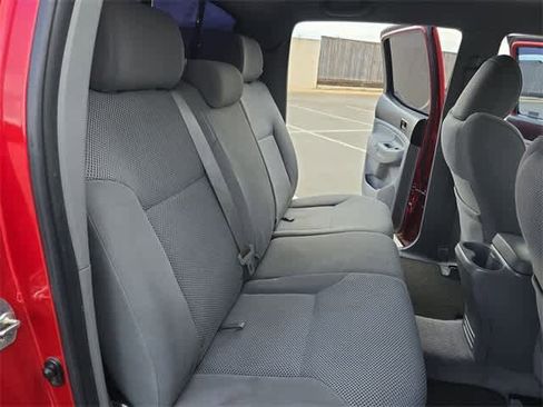 Used 2010 Toyota Tacoma 4WD Double V6 AT image 21