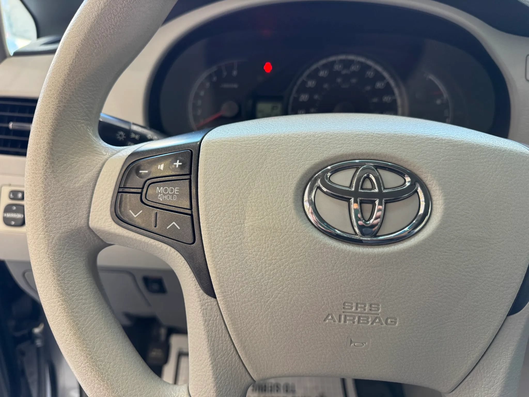 Used 2012 Toyota Sienna LE FWD image 15