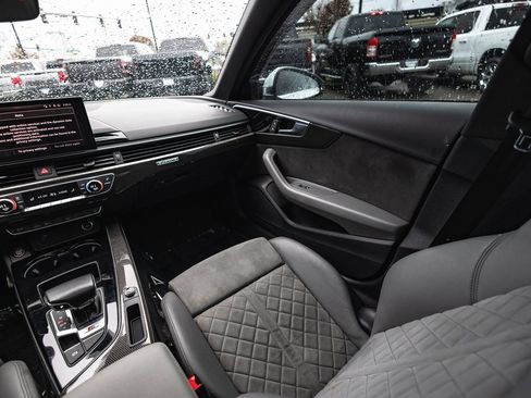 Used 2022 Audi S4 Premium image 26