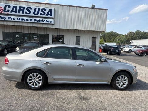 Used 2014 Volkswagen Passat 1.8T Wolfsburg Edition FWD image 9