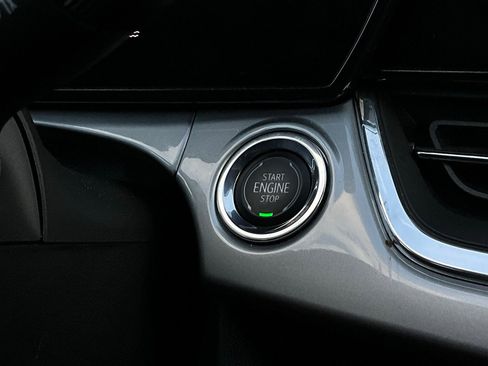 Used 2025 Chevrolet Trax LT image 26