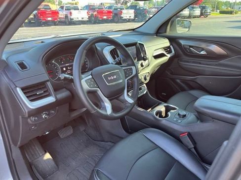 Used 2024 GMC Terrain SLT w/ Infotainment Package II FWD image 6