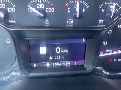 Used 2021 GMC Sierra 1500 AT4 w/ AT4 Value Package AWD/4WD image 14