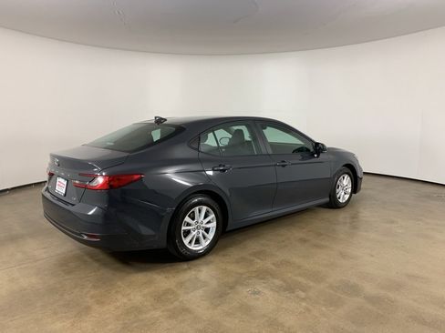 Used 2025 Toyota Camry LE image 31