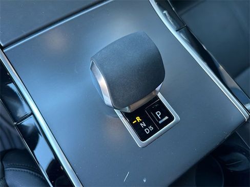 Used 2024 Land Rover Range Rover Velar Dynamic SE image 21