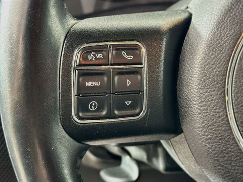 Used 2017 Jeep Wrangler Unlimited Sahara w/ Connectivity Group AWD/4WD image 11