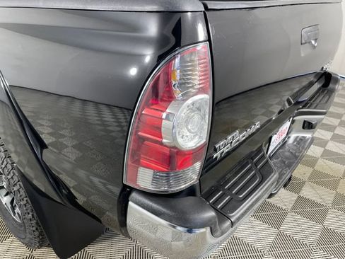 Used 2012 Toyota Tacoma PreRunner w/ SR5 Pkg RWD image 19