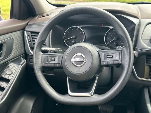 Used 2023 Nissan Rogue S FWD image 18