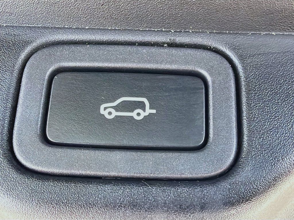Used 2020 Land Rover Range Rover HSE AWD/4WD image 11
