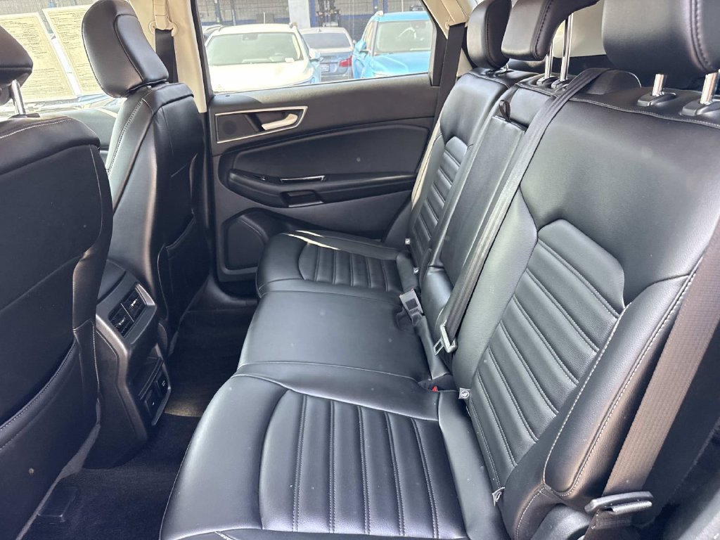 Used 2020 Ford Edge SEL w/ Convenience Package FWD image 11
