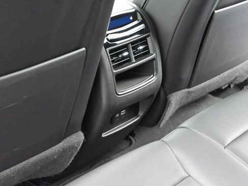 Used 2025 Cadillac XT5 Premium Luxury AWD/4WD image 33