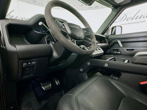 Used 2024 Land Rover Defender 110 Carpathian Edition image 7
