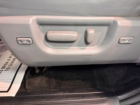 Used 2014 Toyota Sequoia Platinum image 11