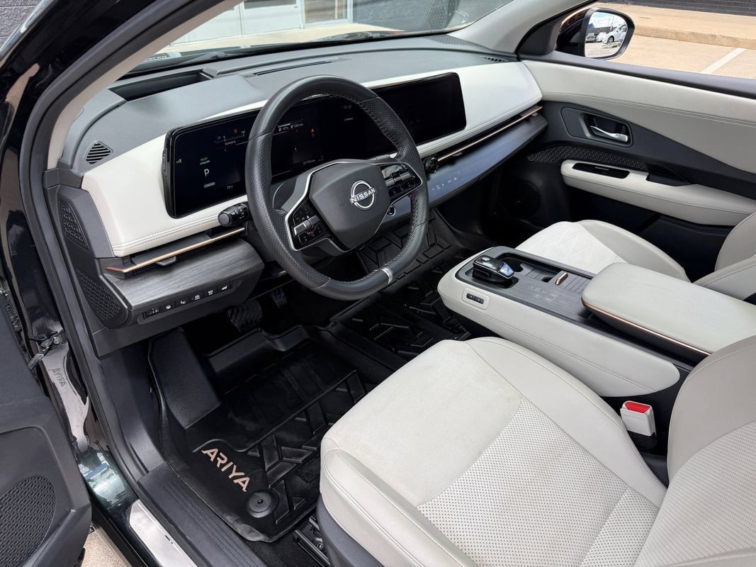 Used 2023 Nissan Ariya FWD image 2