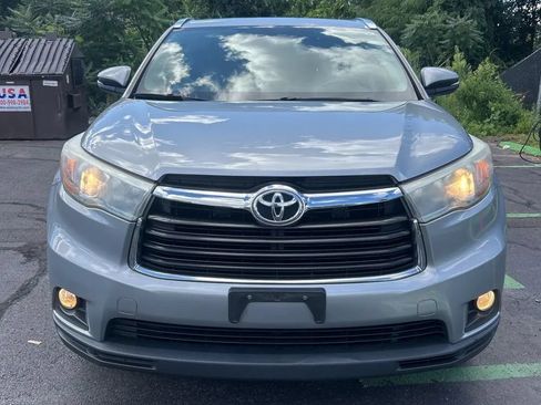 Used 2016 Toyota Highlander XLE AWD/4WD image 2