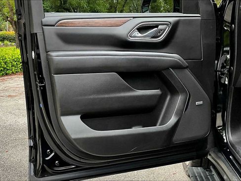 Used 2023 Chevrolet Suburban High Country w/ Premium Package 2 image 24