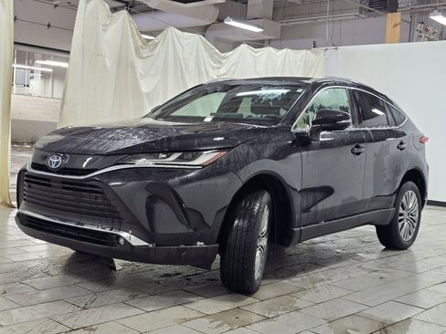 Certified 2024 Toyota Venza XLE image 10