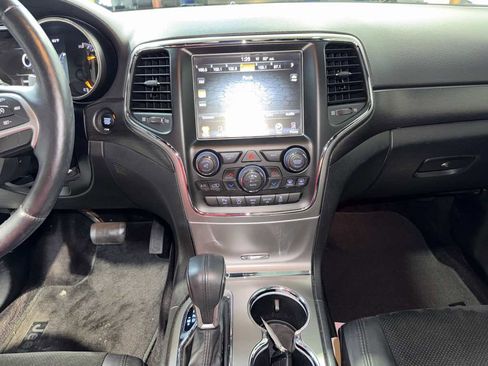 Used 2017 Jeep Grand Cherokee Altitude image 20
