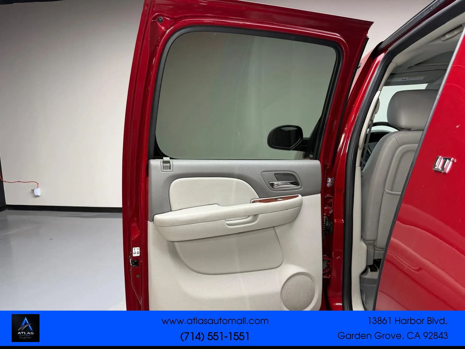Used 2012 Chevrolet Suburban 2500 LT AWD/4WD image 19