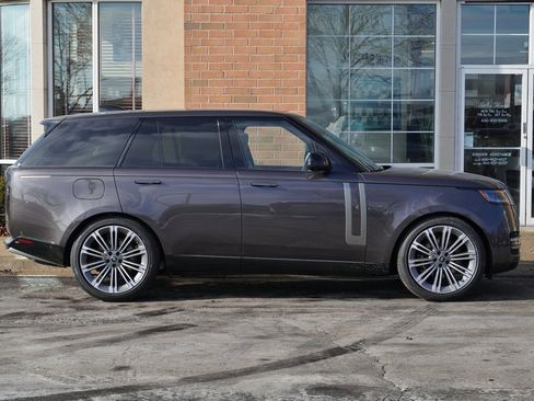 New 2025 Land Rover Range Rover SE image 9