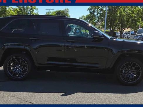 New 2026 Jeep Grand Cherokee Summit AWD/4WD image 9