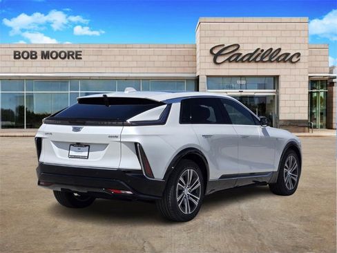 New 2025 Cadillac Lyriq Luxury image 7