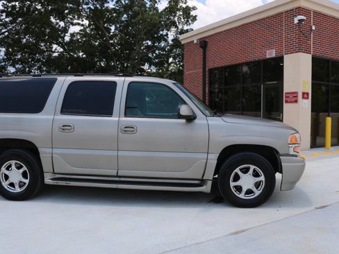 Used 2001 GMC Yukon XL Denali AWD/4WD image 51
