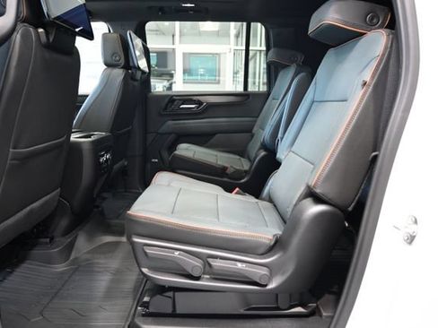 New 2026 GMC Yukon XL AT4 w/ AT4 Premium Plus Package AWD/4WD image 13