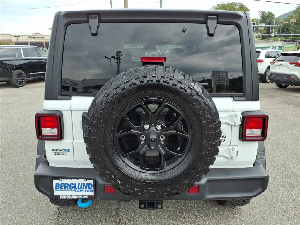 Used 2024 Jeep Wrangler Unlimited AWD/4WD image 5