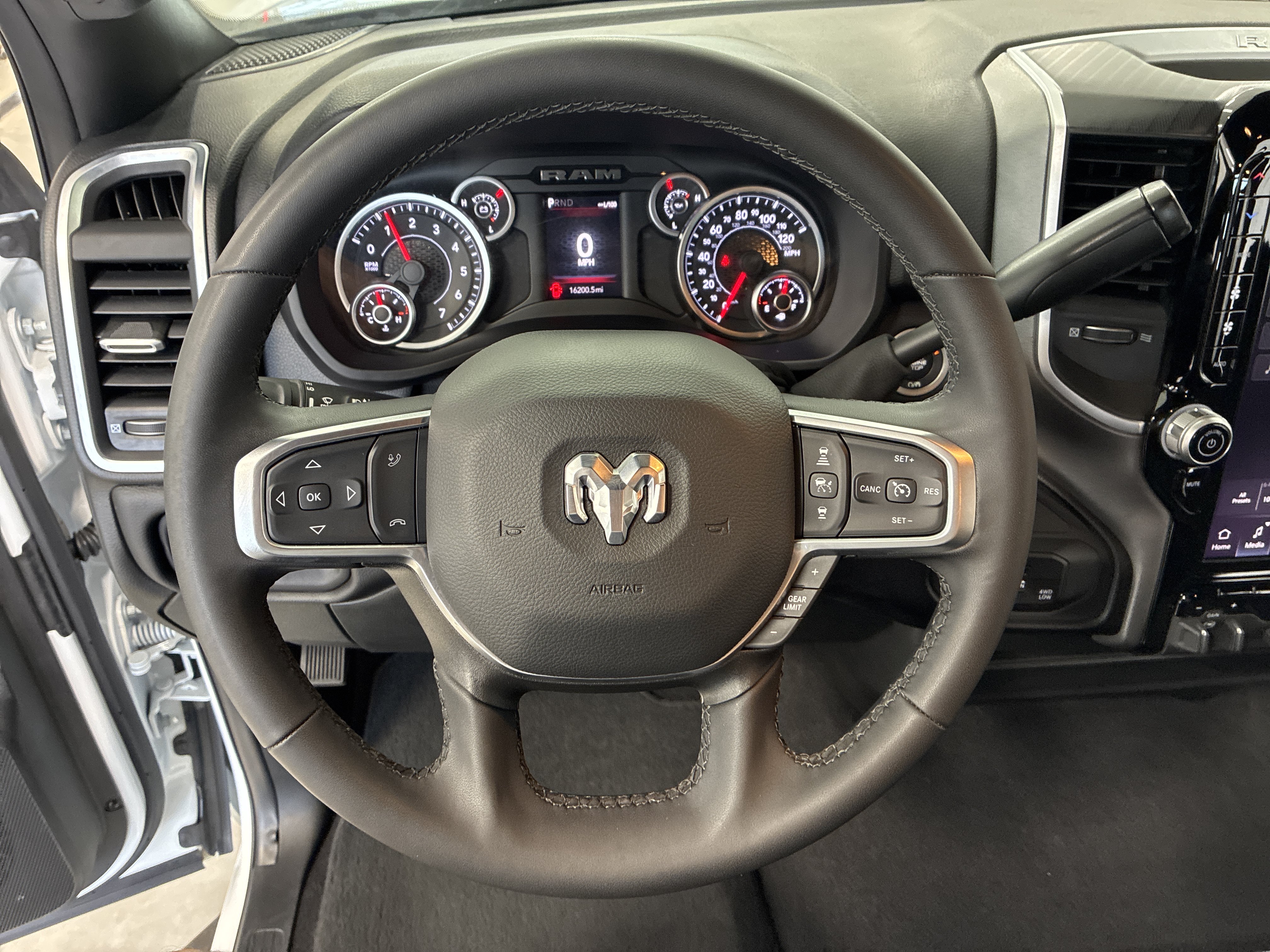 Certified 2025 RAM 2500 Big Horn AWD/4WD image 25