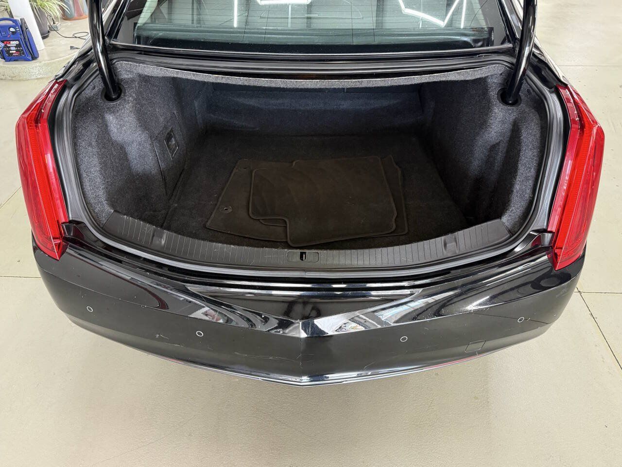 Used 2014 Cadillac XTS FWD image 9