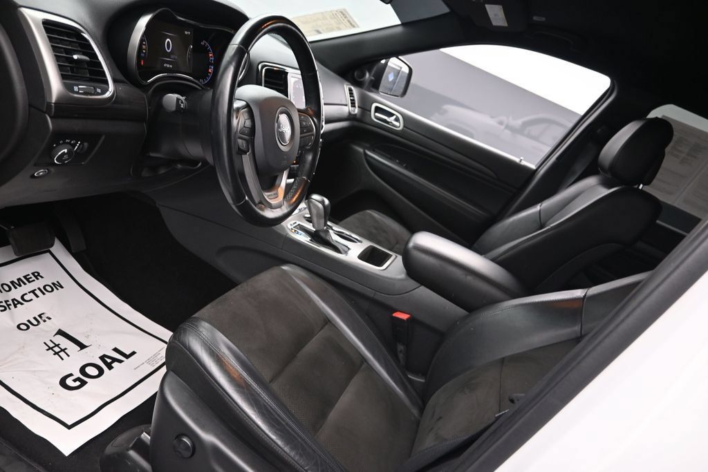 Used 2021 Jeep Grand Cherokee Laredo X RWD image 18