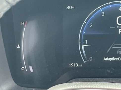 Used 2024 Toyota Corolla Cross XLE w/ Convenience Package image 12