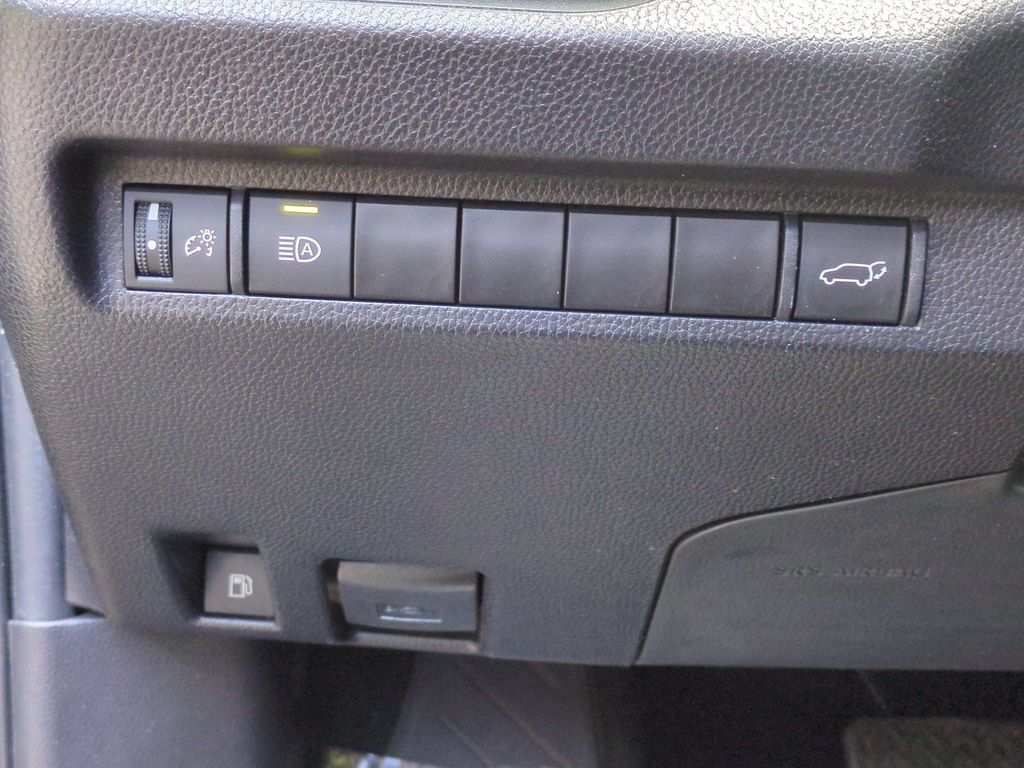 Used 2024 Toyota RAV4 XLE w/ Convenience Package AWD/4WD image 22