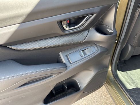 Used 2024 Subaru Ascent Premium w/ Convenience Package image 4