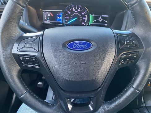 Used 2018 Ford Explorer XLT w/ Equipment Group 202A image 32