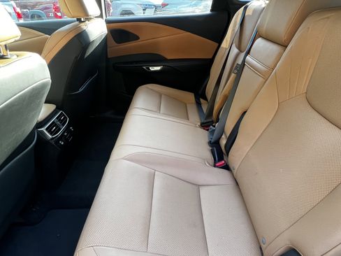 Used 2023 Lexus RX 350 Premium w/ Accessory Package AWD/4WD image 32