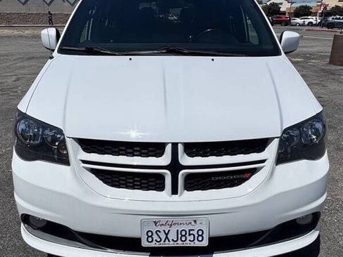 Used 2019 Dodge Grand Caravan GT FWD image 3