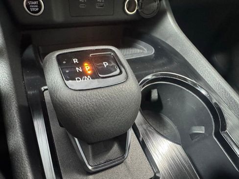 Used 2023 Nissan Rogue SV image 16