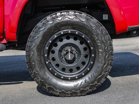 Used 2020 Toyota Tacoma SR5 w/ Technology Package AWD/4WD image 8