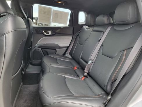 Certified 2023 Jeep Compass Latitude w/ Sun and Sound Group AWD/4WD image 21