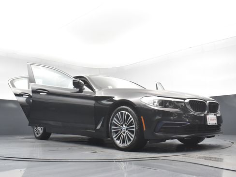 Used 2019 BMW 530i xDrive w/ Convenience Package image 31